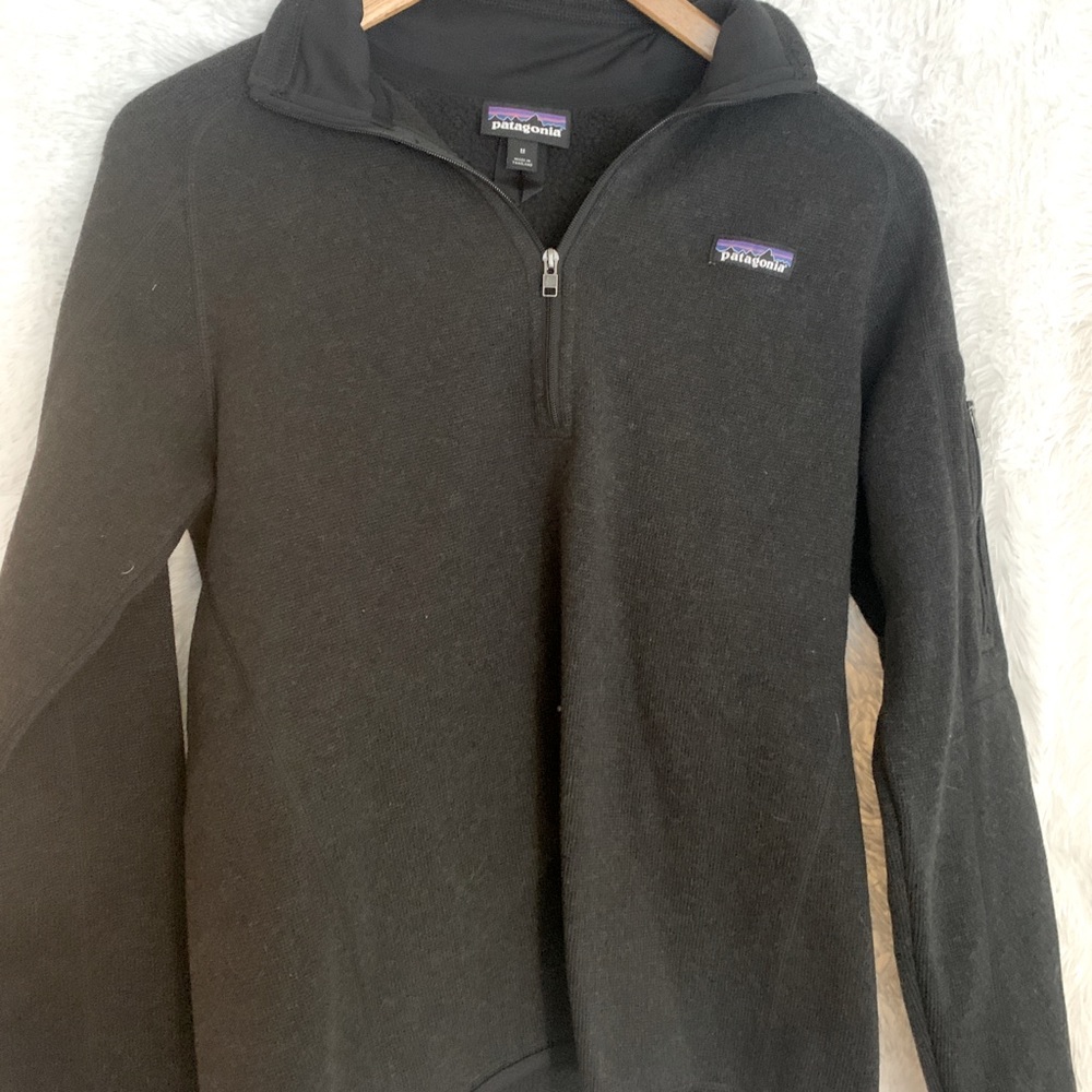 Black Patagonia Pullover